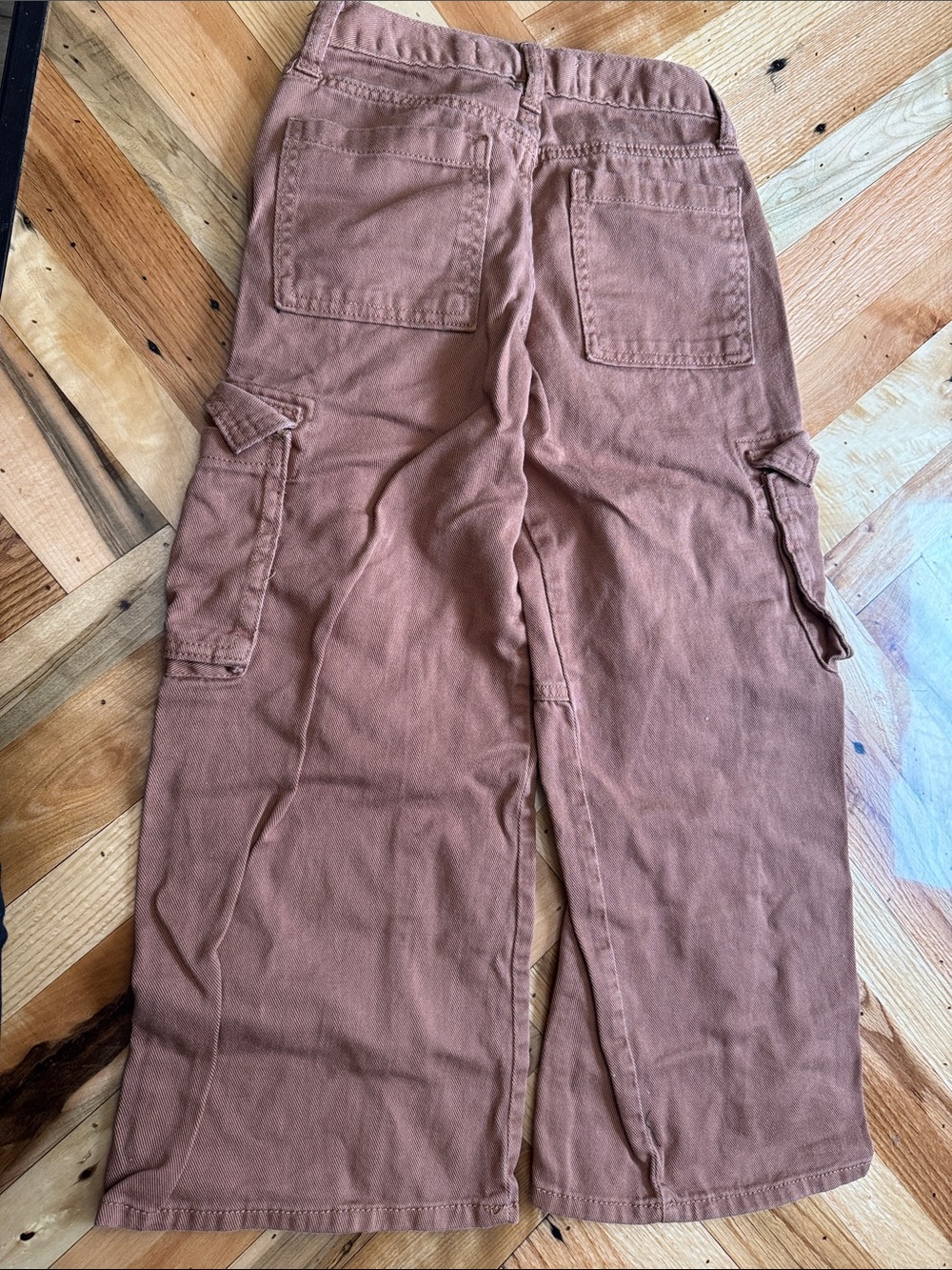 Old Navy Kids Copper Brown Cargo Pants - Picture 4 of 4